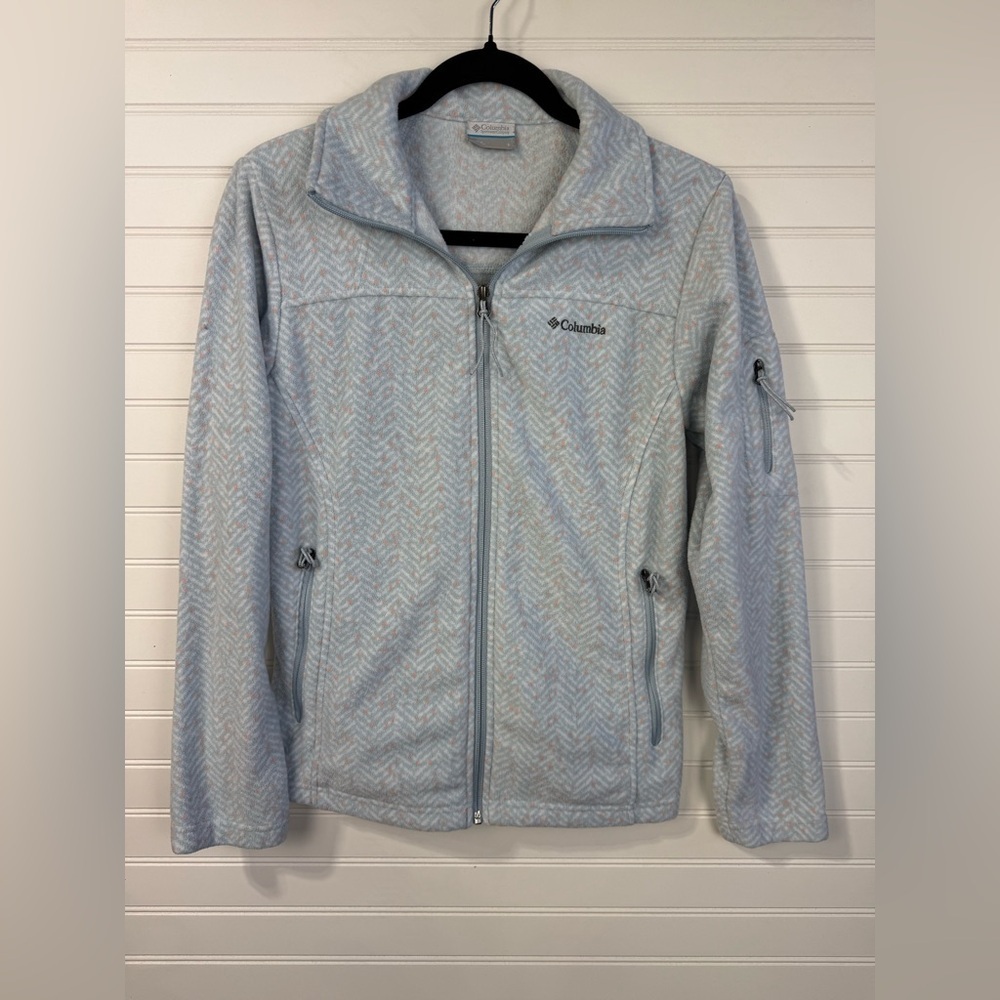 Columbia women’s herringbone pattern blue and white zip up fleece jacket. Size S